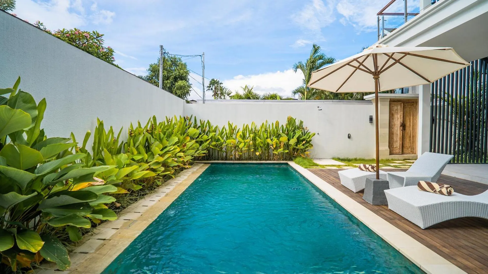 White Nights - 3Br Villa With Rooftop Near Canggu