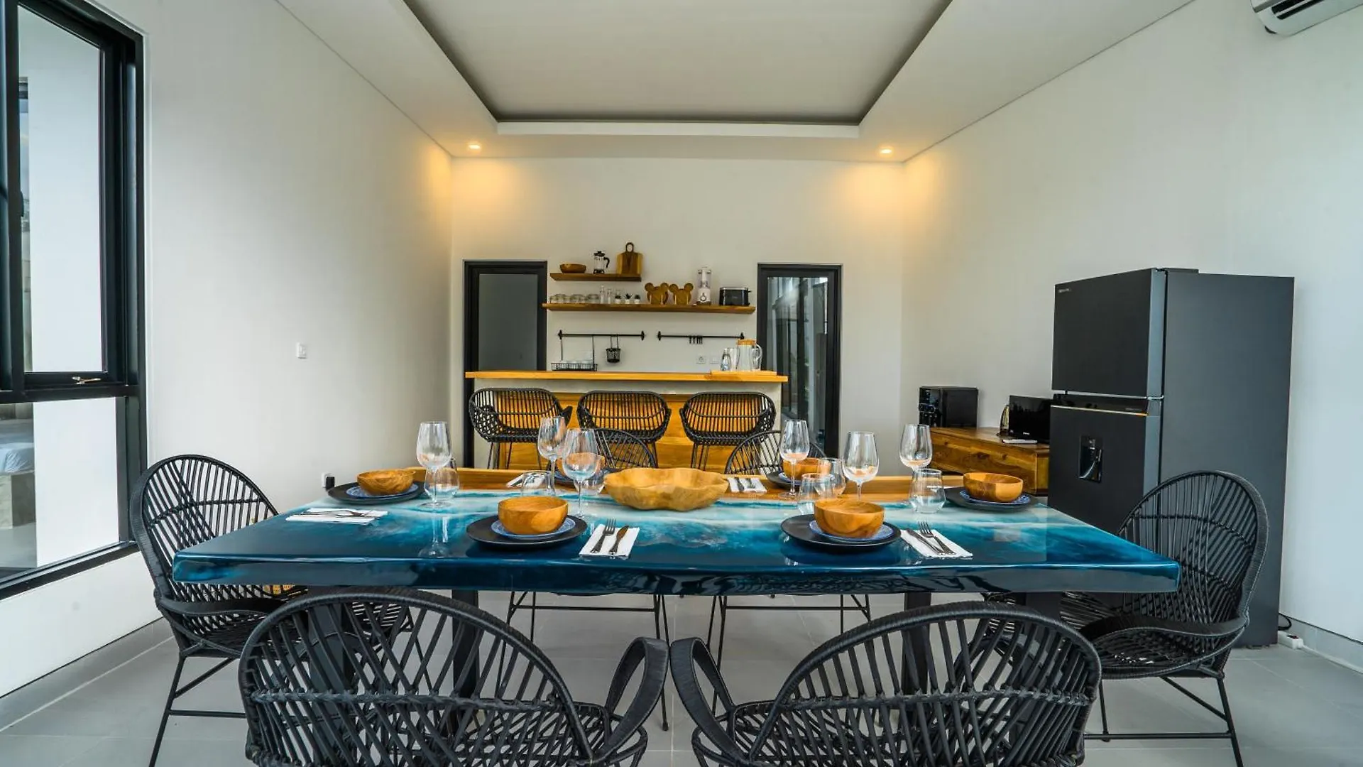 White Nights - 3Br Villa With Rooftop Near Canggu