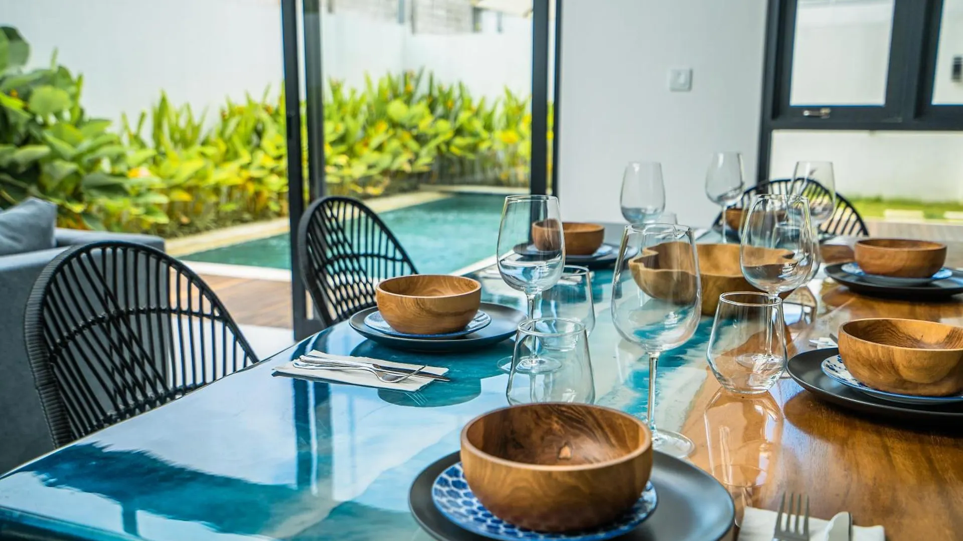 White Nights - 3Br Villa With Rooftop Near Canggu
