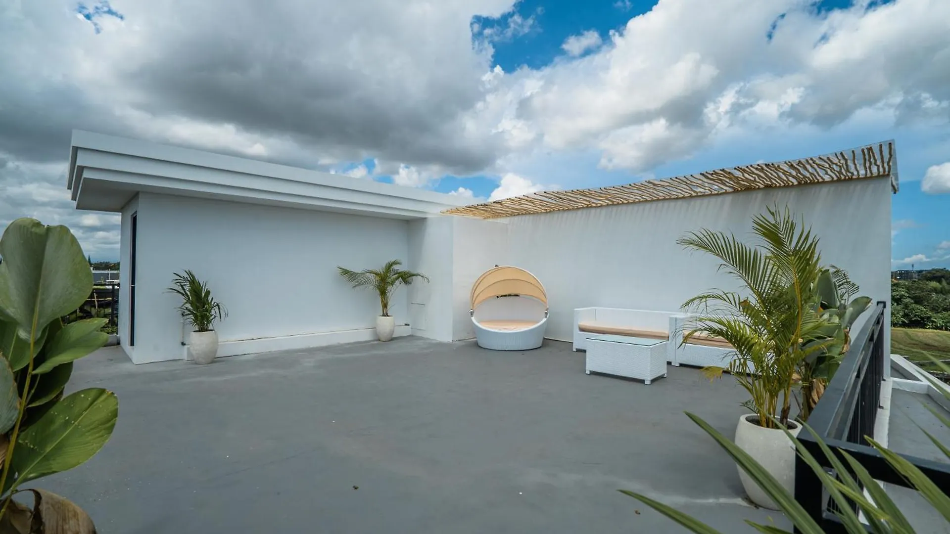 White Nights - 3Br Villa With Rooftop Near Canggu 0*,
