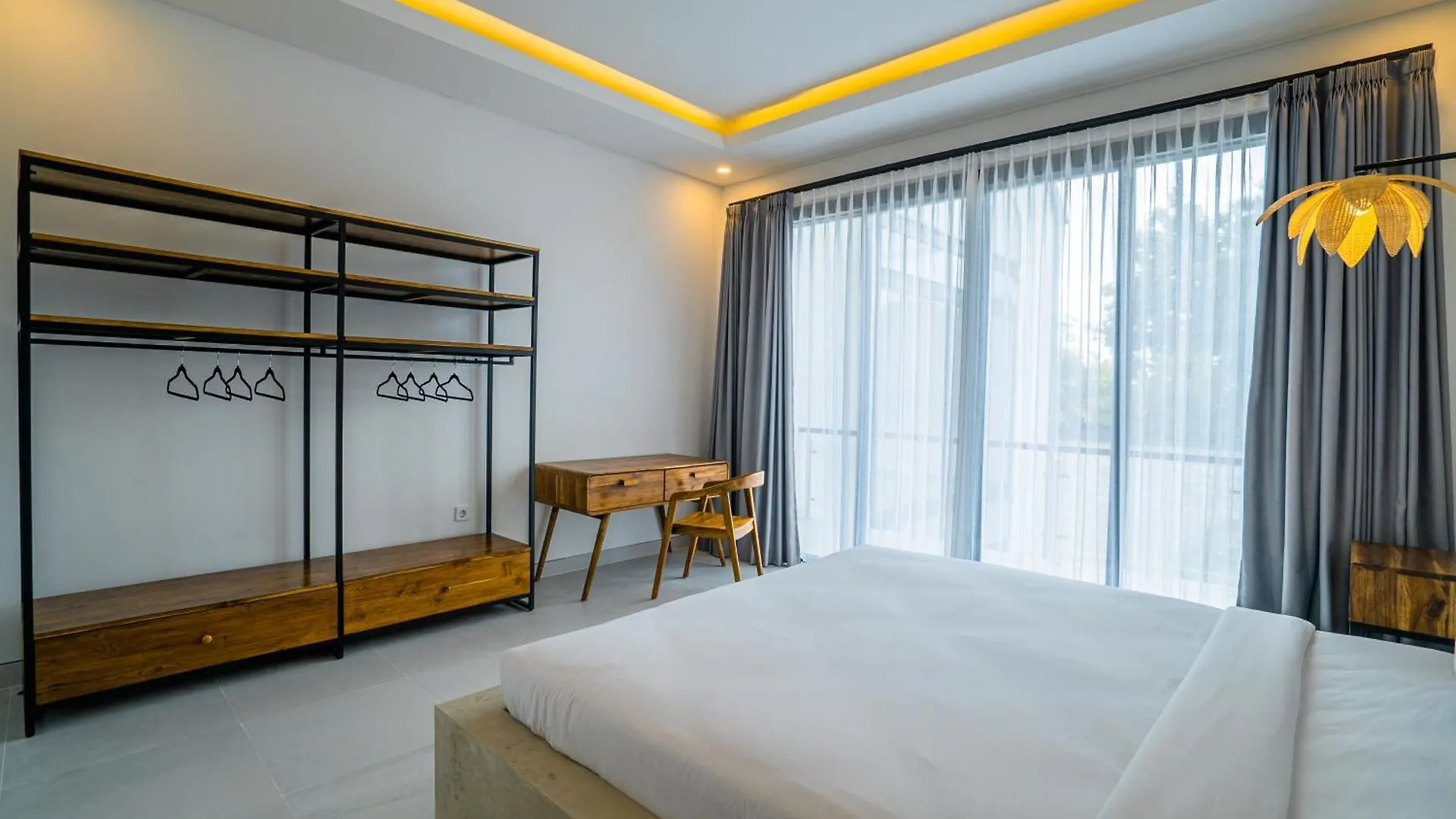 White Nights - 3Br Villa With Rooftop Near Canggu