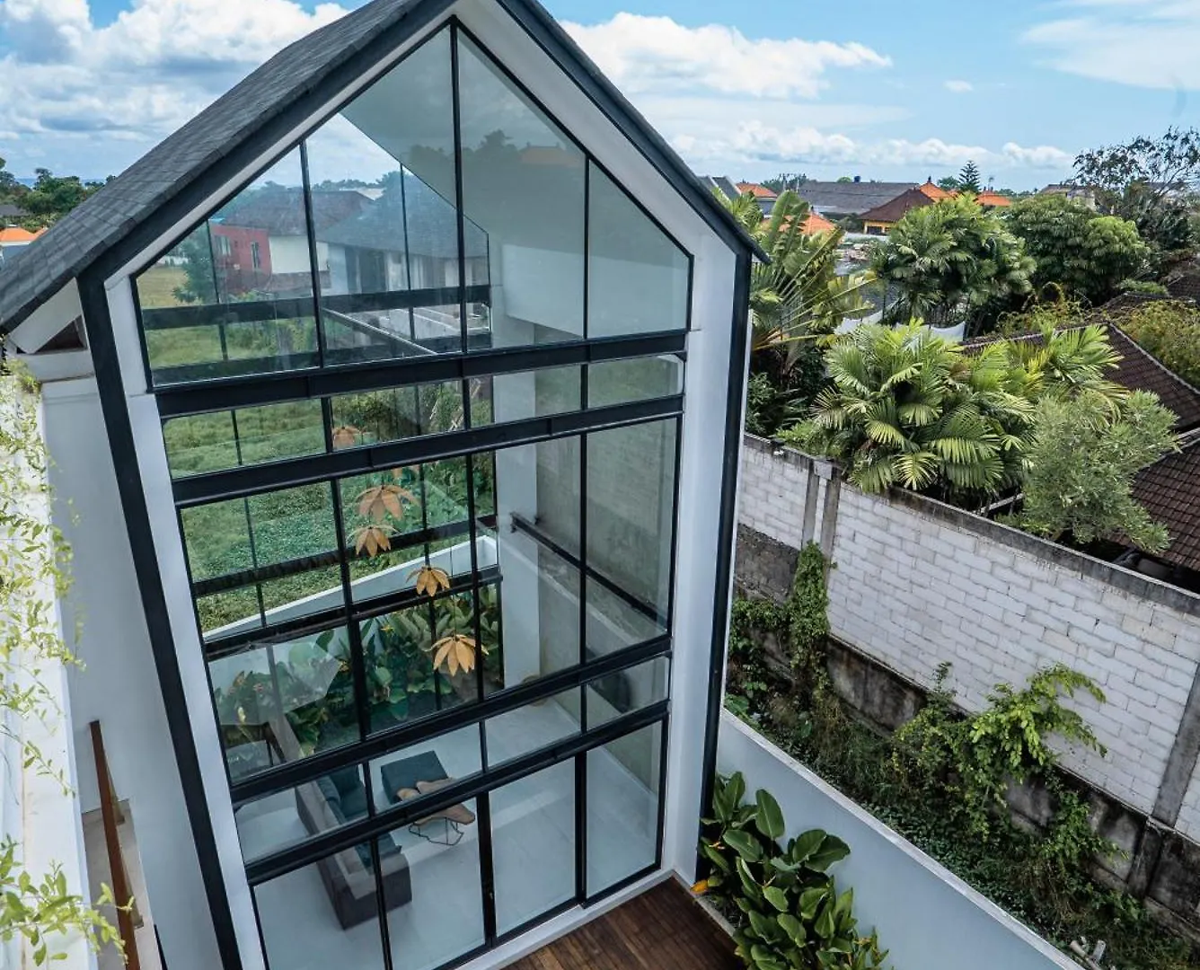 White Nights - 3Br Villa With Rooftop Near Canggu إندونيسيا