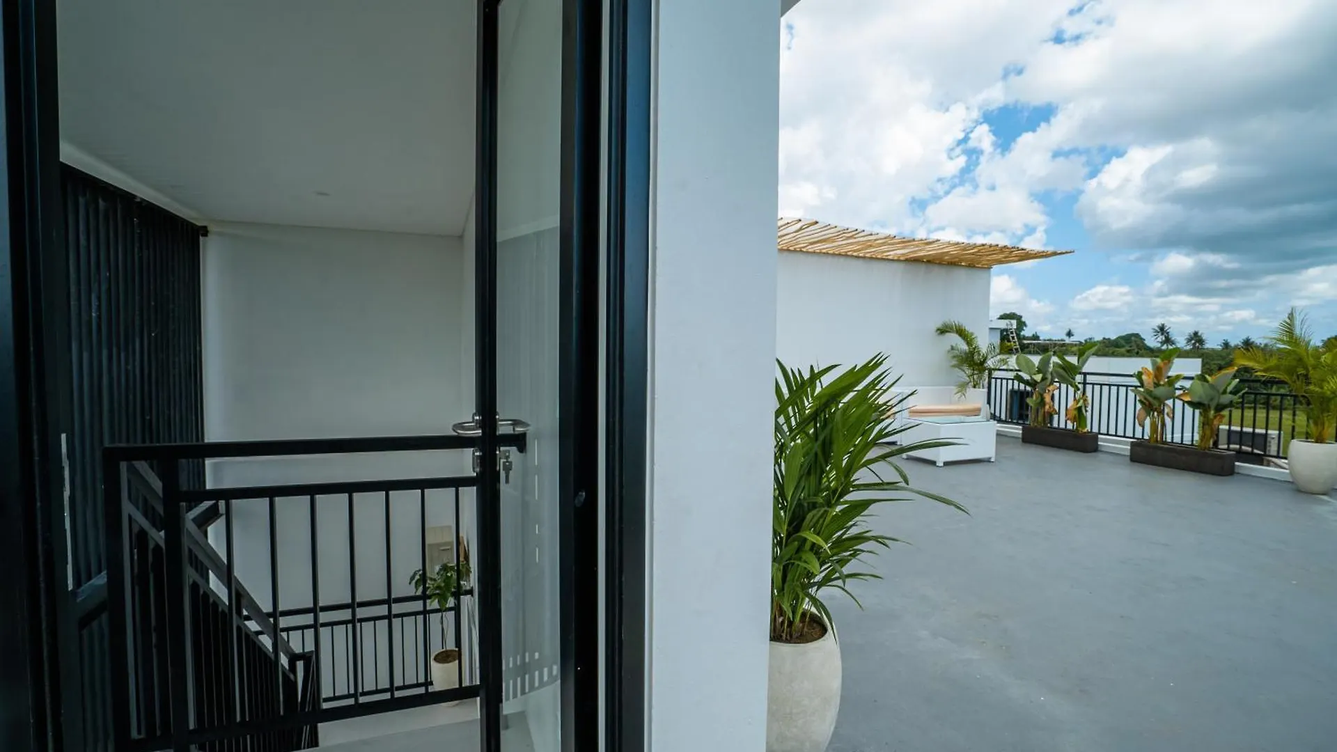 White Nights - 3Br Villa With Rooftop Near Canggu